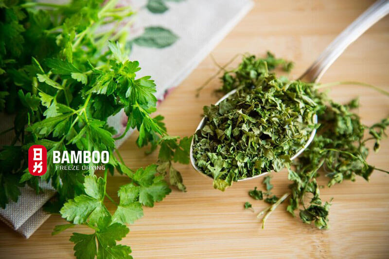 rau mùi sấy